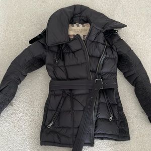 Burberry Puffer Coat with Belt Size Small